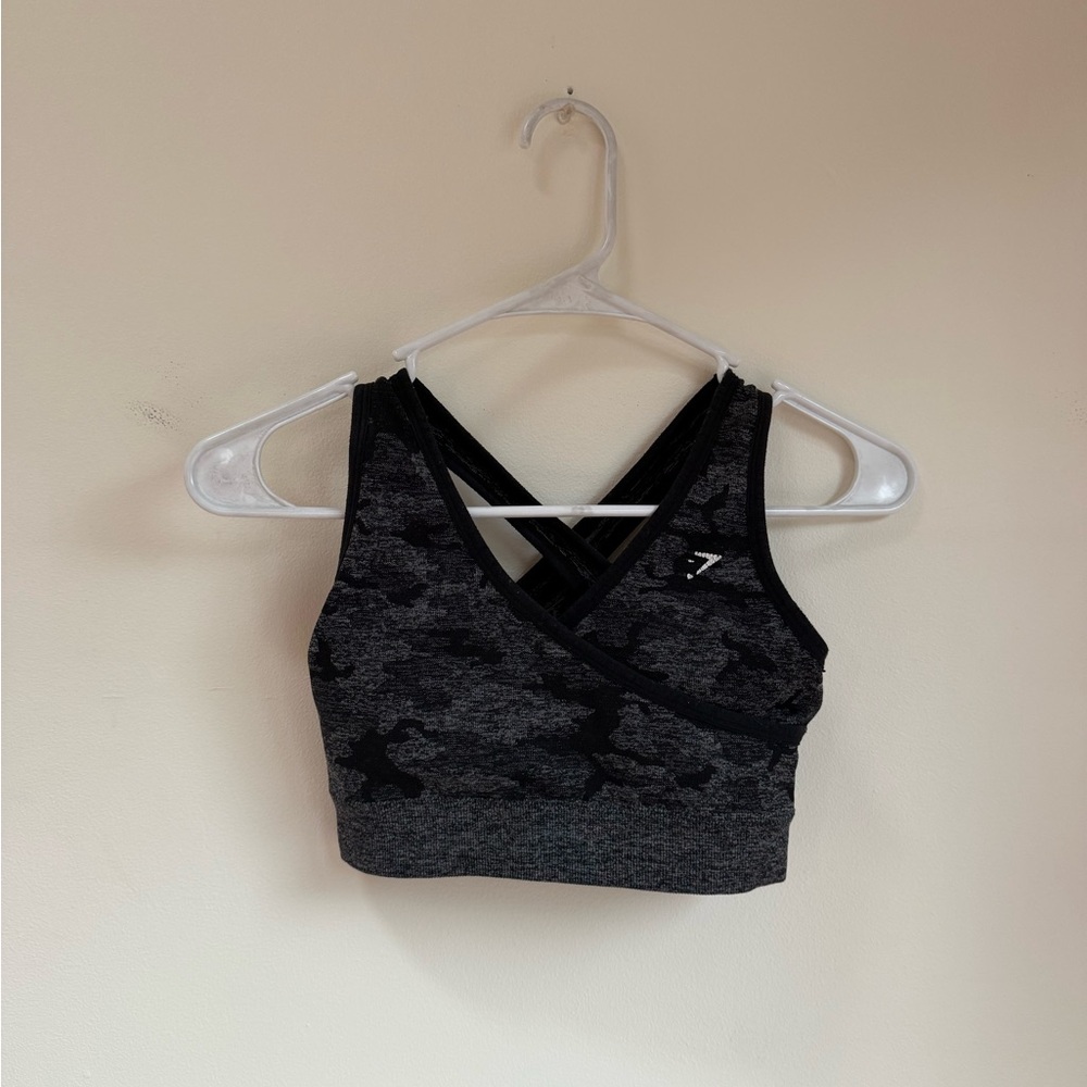 Black camo gymshark sports bra
